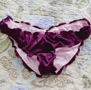 NWOT VS PINK Ruffled Scalloped  Scrunch Mini Bikini Bottoms